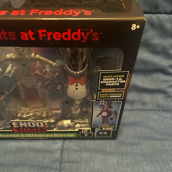 Five Nights At Freddy’s Endo Series Classic Bonnie & Withered Bonnie Jazwares - Picture 3 of 14
